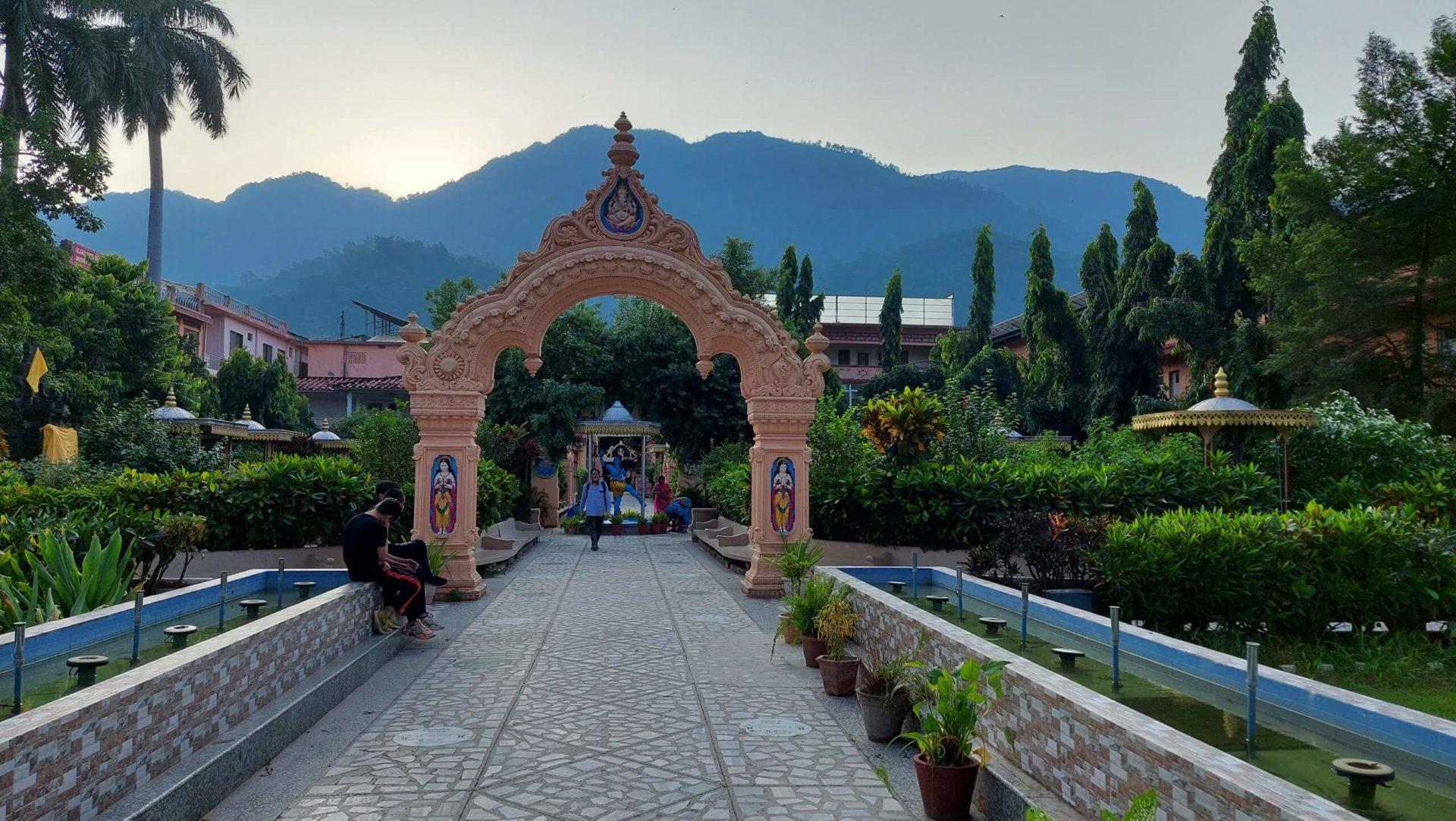 Best Free Yoga Ashrams in Rishikesh in 2026